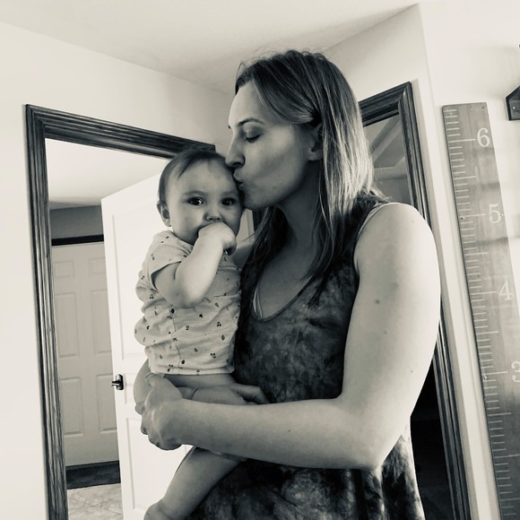 Meet your Posher, Amanda - Picture 1 of 1